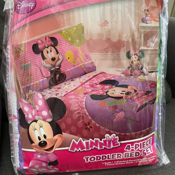 MINNIE MOUSE 4 PC TODDLER BED SET QUILT SHEET NEW